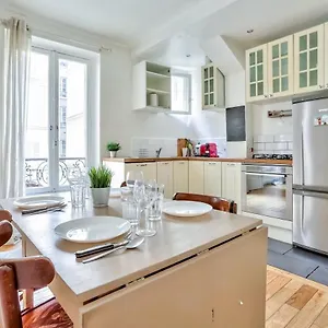 Quartier Pigalle Free Netflix , Paris France